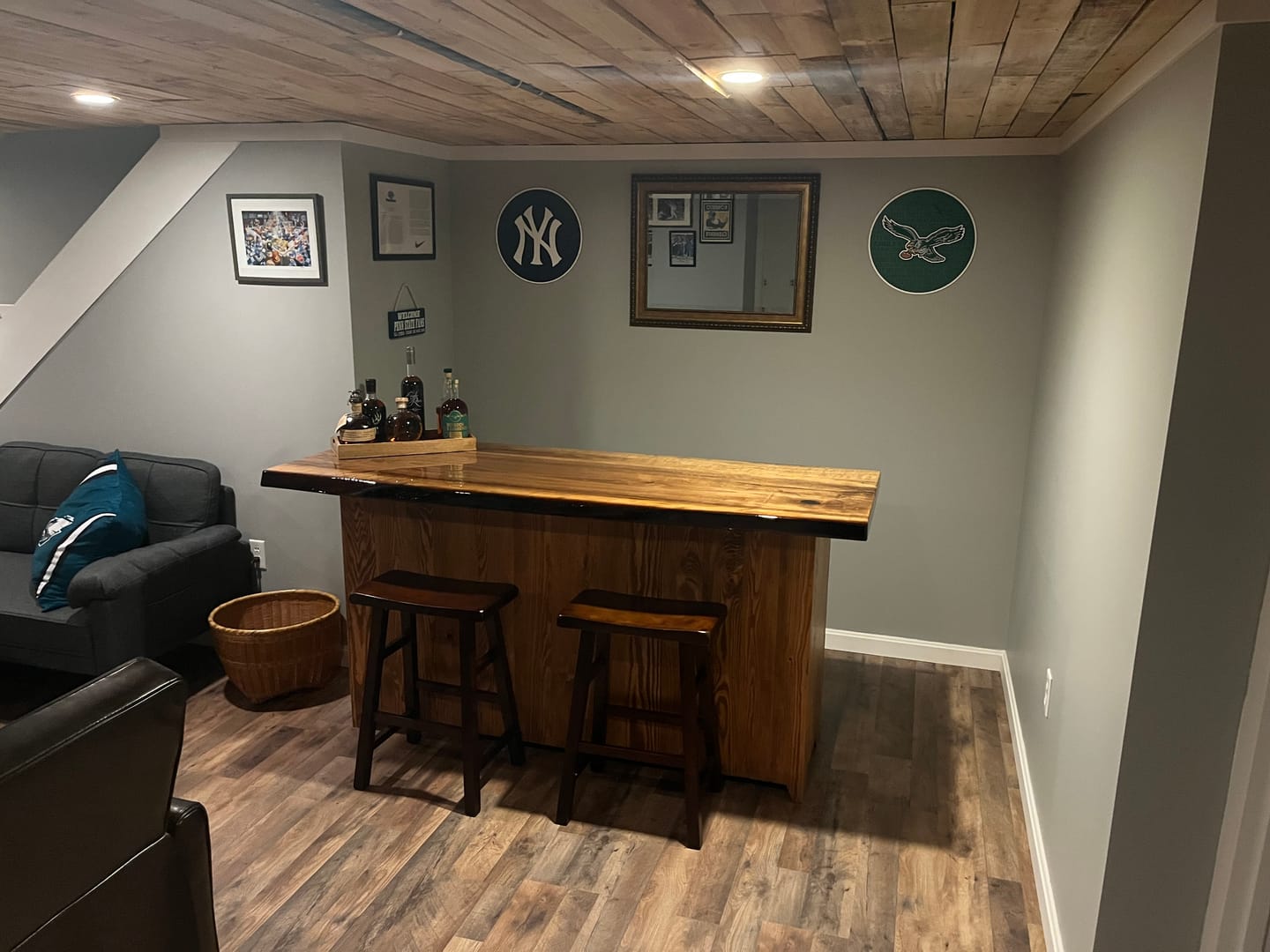 Customer photo review of New York Yankees CRAFT SERIES 3D Embossed Metal Wall Art