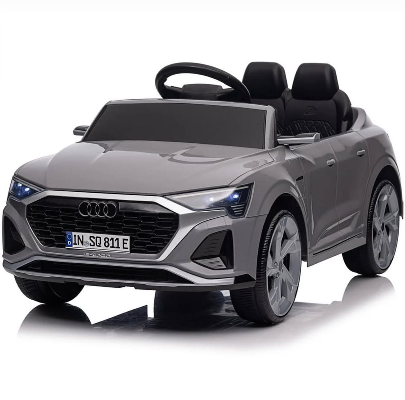 Customer photo review of Carro Elétrico para Criança AUDI SQ8 12V Cinza c/ RODAS DE BORRACHA & ASSENTO EM PELE
