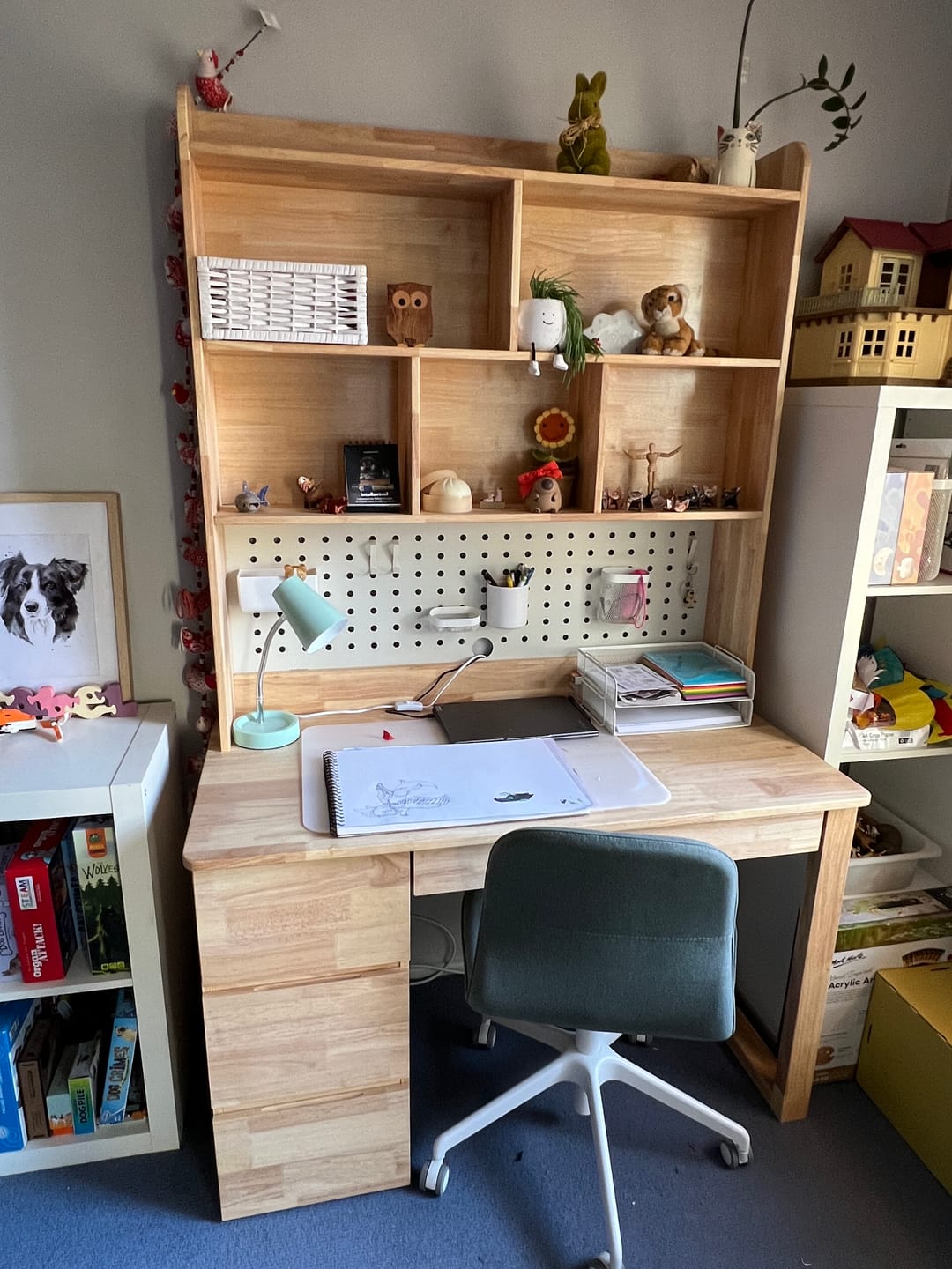 Customer photo review of Putnam Solid Timber LED Light Study Desk with Bookshelf and Storage