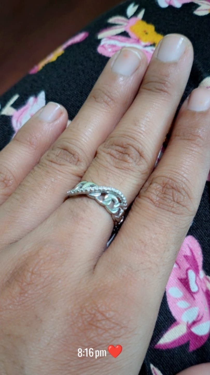 Customer photo review of Golden Snowflake Vintage Ring