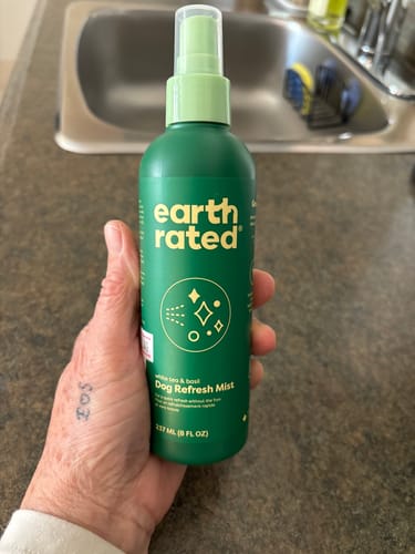 Customer photo review of Earth Rated - Désodorisant en spray pour chien