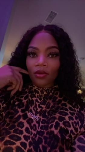 Customer photo review of CurlyMe Pre-bleached Wear Go Glueless Wig 7x5 Pre-cut HD Lace Burmese Curly Human Hair