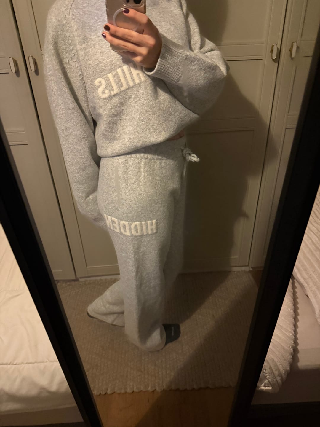 Customer photo review of KNIT SWEATPANTS LIGHT GREY