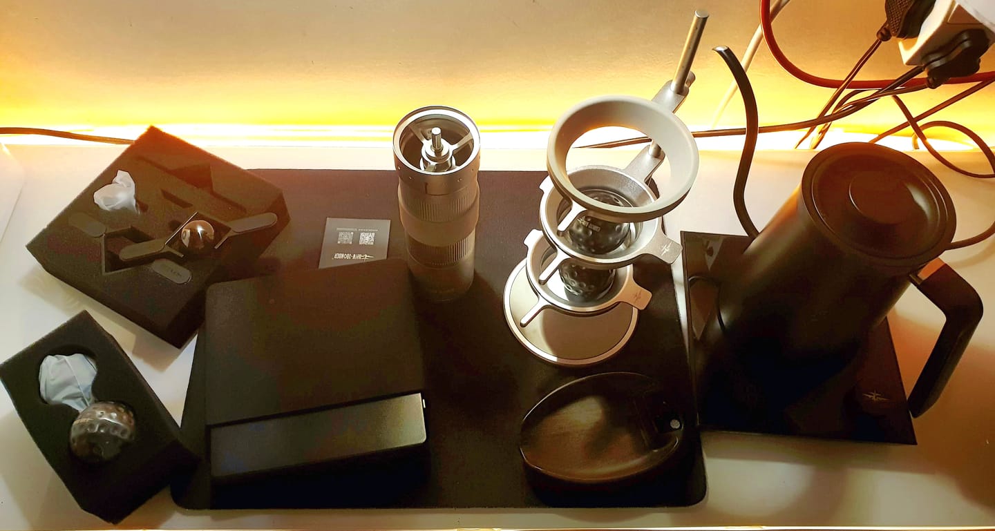 Customer photo review of MHW-3BOMBER Assassin Gooseneck Electric Kettle