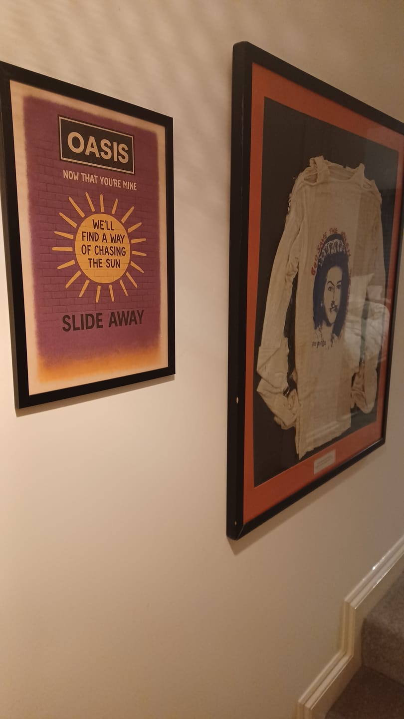 Customer photo review of Oasis Graffiti Poster - Slide Away (We'll Find A Way Of Chasing The Sun)