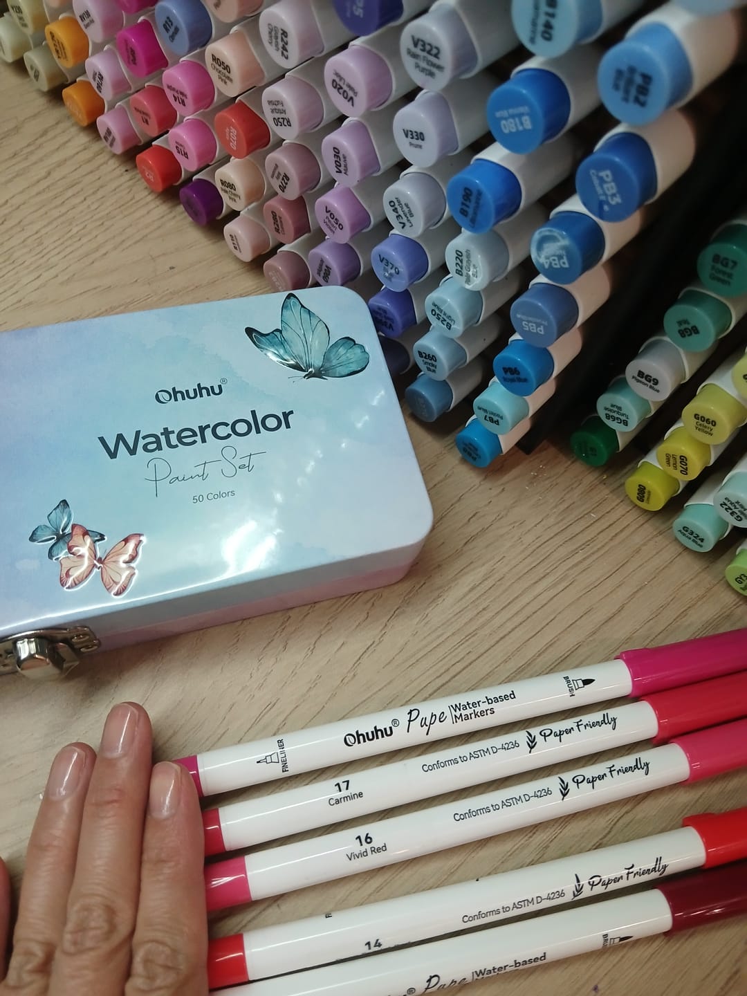 Customer photo review of Ohuhu Pupe Paper-friendly (No Peeling) Brush and Fineliner Dual Tips 60 Colors Water-based Coloring Markers