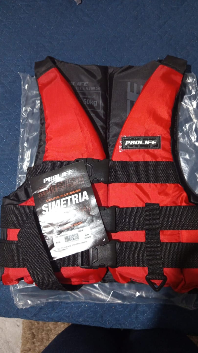 Customer photo review of Colete Flutuador Simetria