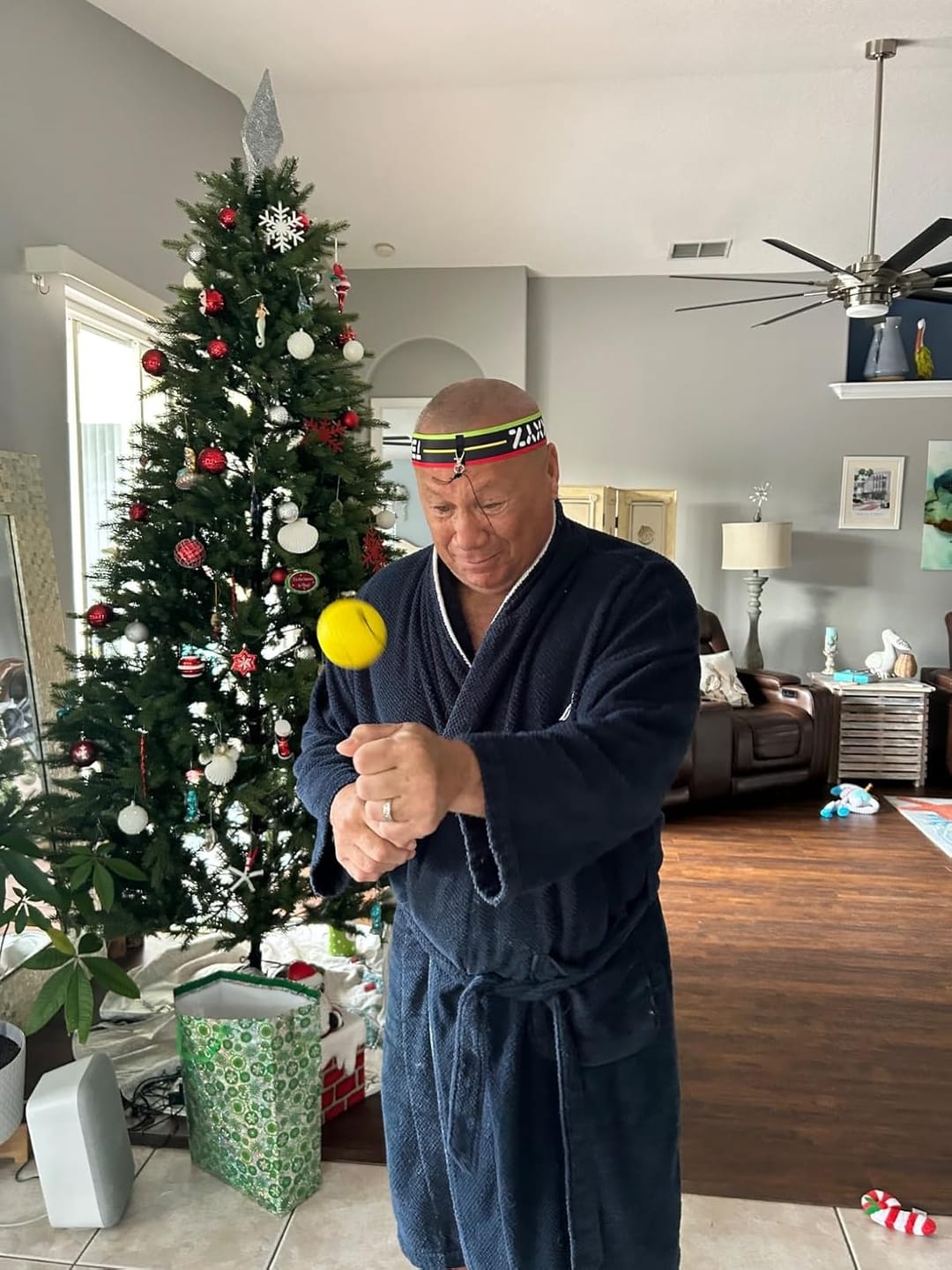 Customer photo review of TEKXYZ Boxing Reflex Ball - 2 Difficulty Levels