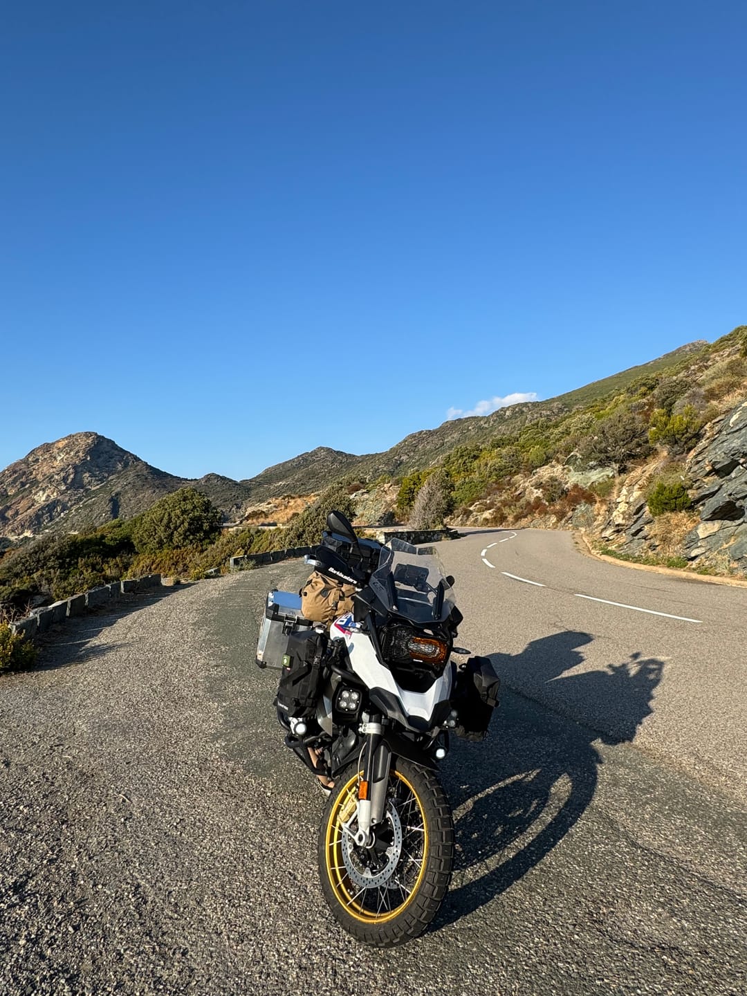 Customer photo review of Headlight Guard Kit BMW R1200/1250 GS / ADVENTURE LC (Liquid Cooled) - [Patent Pending]