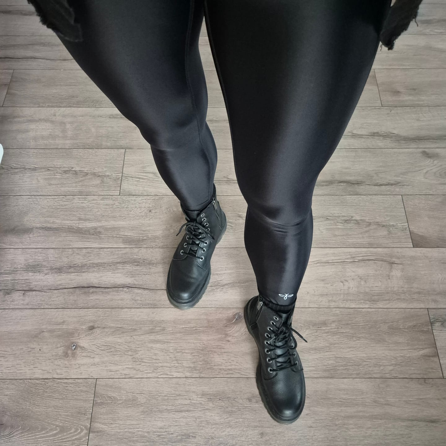 Customer photo review of Elegant Leggings shine men