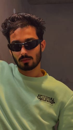 Customer photo review of Echelon | Black Polarized Sunglasses - PMG4020