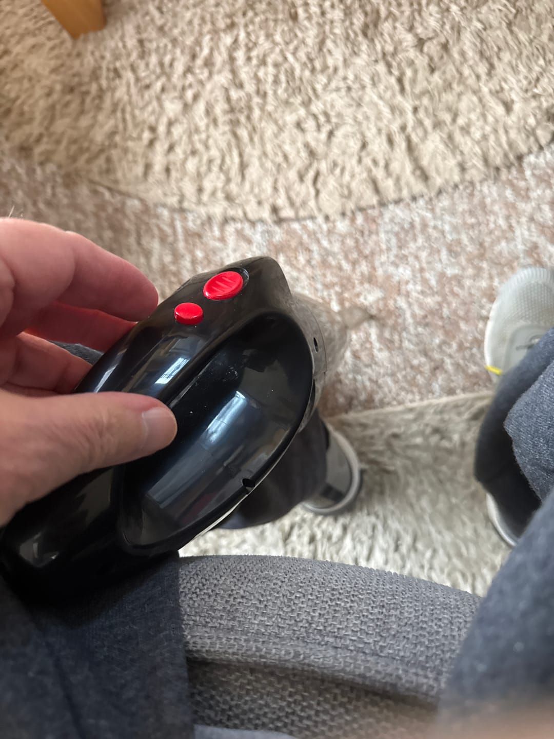 Customer photo review of Ultra-starker Akku-Handstaubsauger / Beutelloser Handstaubsauger mit LED-Licht und Schnellladefunktion / Handsauger für Nass & Trocken / Leicht und leise