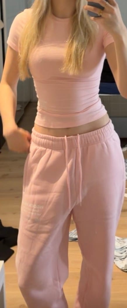 Customer photo review of LABEL T-SHIRT LIGHT PINK
