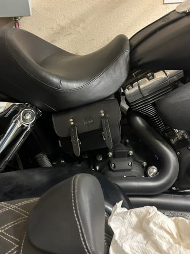 Customer photo review of H-D® Dyna Bolt On Battery Bag - DBB03