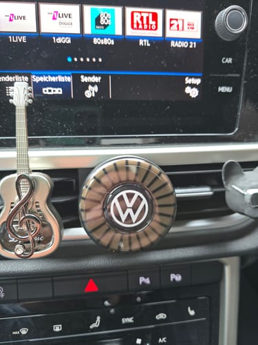Customer photo review of Musikrhythmus-LED-Auto-Licht mit Logo (mit Aromadiffusor)