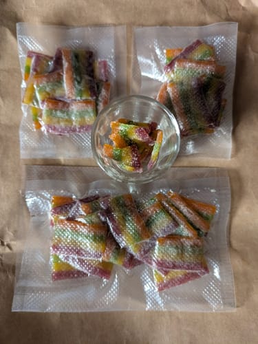 Customer photo review of THC Spacegummies Rainbow
