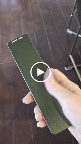 Customer video review of Weekly Case