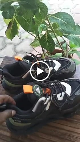 Customer video review of Moscow Carbon Black Low Top Minimalist Classy Sneakers