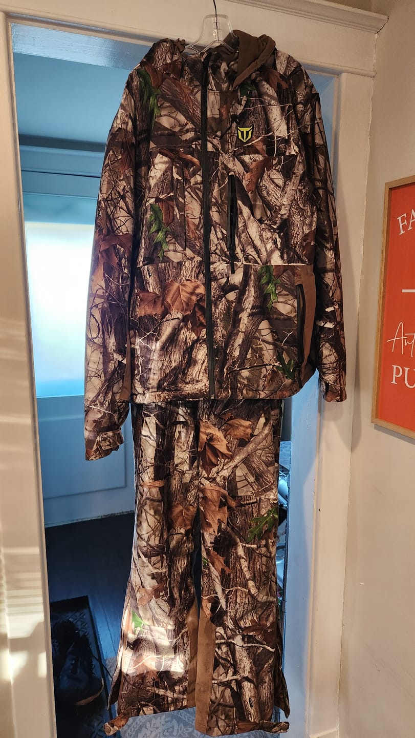 Customer photo review of TideWe Altus Whitetail Ultra Silent Hunting Suit Men's Water Resistant Hunting Clothes