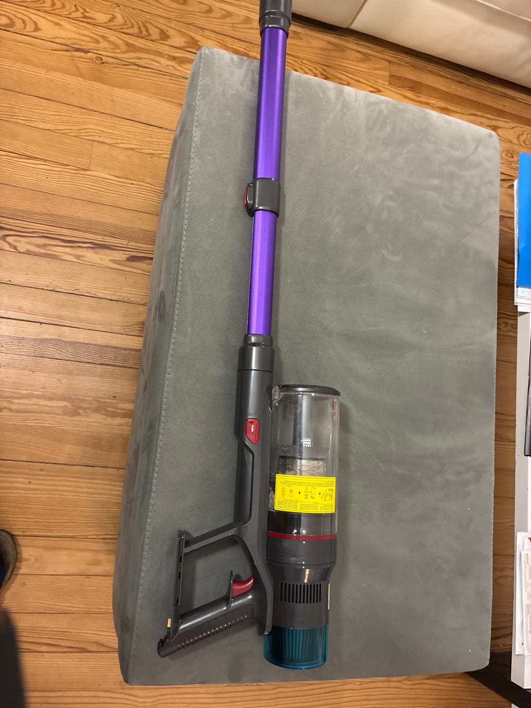Customer photo review of Aspirateur balai V1 Pro – Moteur ultra-puissant 100 000 tr/min pour une performance exceptionnelle