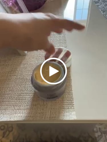 Customer video review of كريم يوسيرين كيو10 المضاد للتجاعيد الليلي مع الريتينول - 48ج