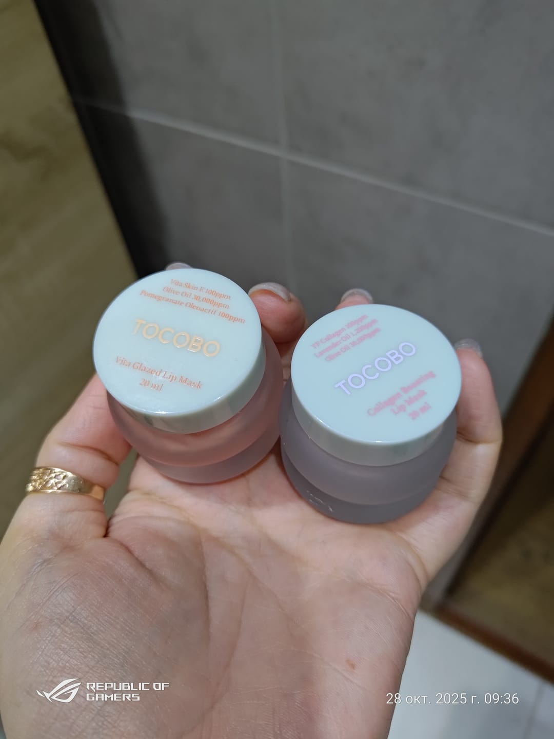 Customer photo review of Lūpu maska ar kolagēnu Tocobo Collagen Boosting Lip Mask