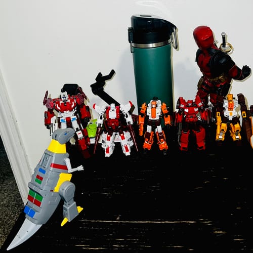 Customer photo review of Craftsman Toys Dajiangshe DJS-02B DJS02B Motor (Afterburner) / DJS-02C DJS02C Razer (Scattershot) Tacticlord Combiner ( IDW G1 Afterburner / Computron Combiner / Technobot) 2 in 1 Set 10cm / 4"
