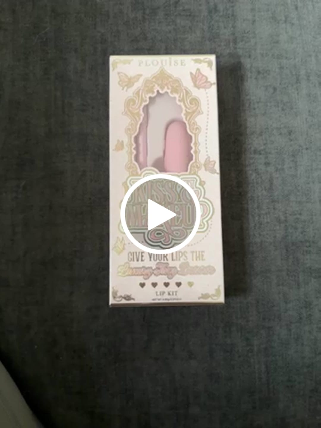 Reseña en vídeo del cliente del kit de lápiz labial y delineador de labios Kiss and Makeup de P. Louise