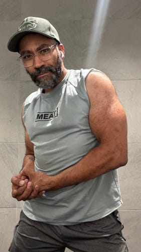 Customer photo review of TAPERED TRAINING TEE – CLASSIC / CERULEAN BLUE