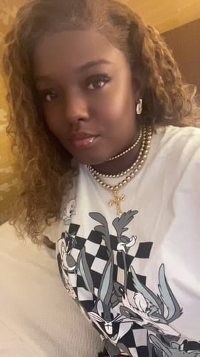 Customer photo review of CurlyMe 360 Lace Wear Go Highlight Water Wave Hair Glueless Wigs Pre-Plucked Lace Front Wig