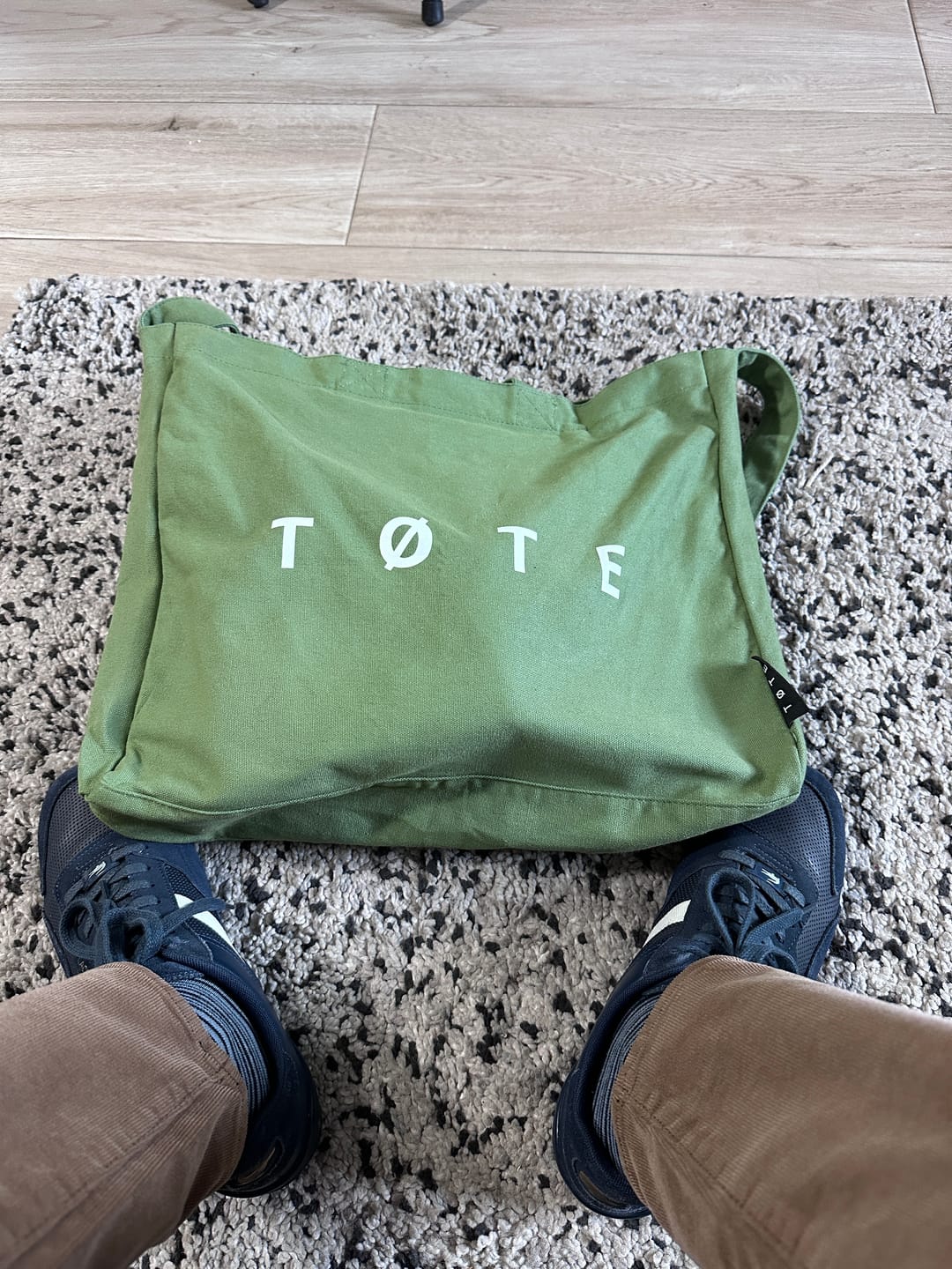 Customer photo review of Khaki Green TØTE Bag