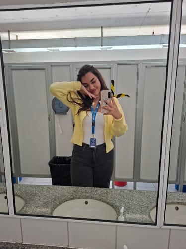 Customer photo review of SWEATER BLAIR AMARILLO