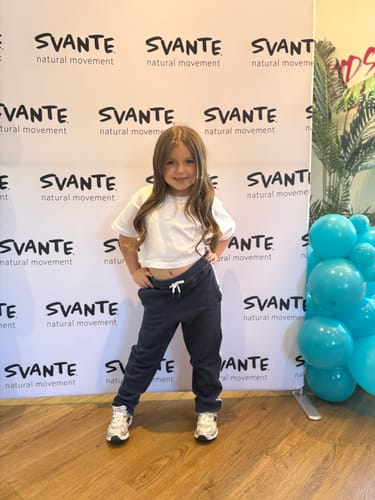 Customer photo review of Girls Glow Earthknit™ Crop-T-Shirt |  Regenerative Cotton