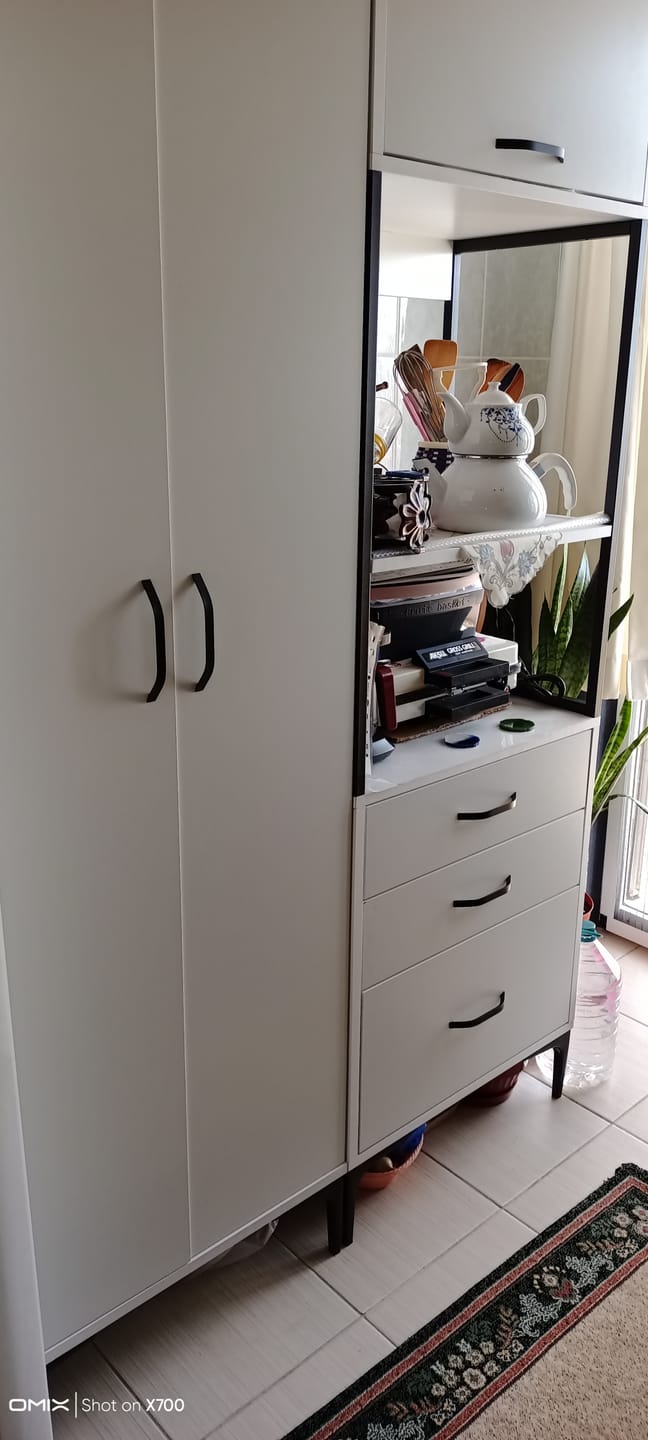 Customer photo review of Rani JE142 Çok Amaçlı Dolap 3 Kapaklı 3 Çekmeceli Kiler Mutfak Dolabı Beyaz
