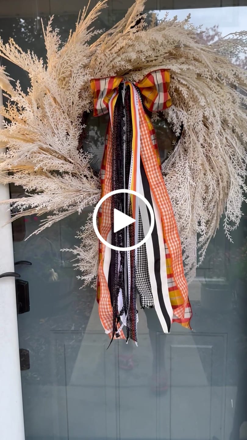 Customer video review of Pampas Grass Wreath 36"