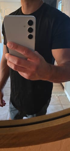 Customer photo review of BALANCE DROP-CUT T-SHIRT - BLACK