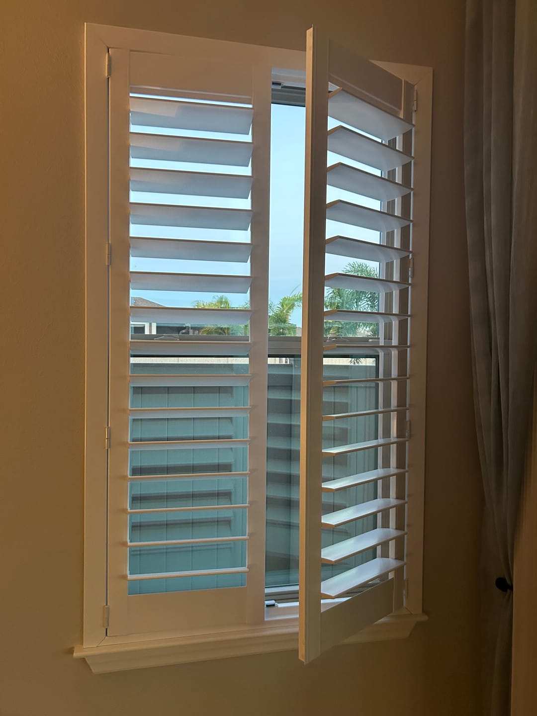 Customer photo review of Economy Polyresin Plantation Shutter