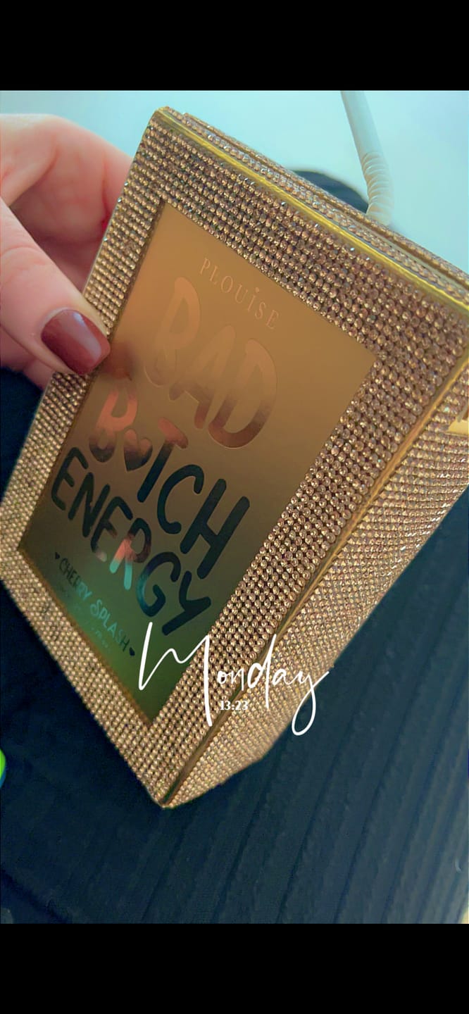 Recenzie foto de client pentru pachetul de buze P.Louise Born To Sparkle