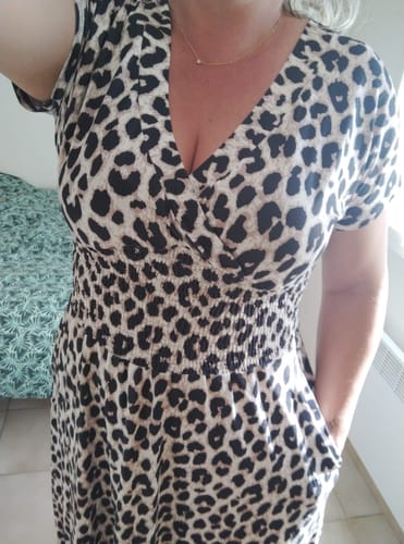 Customer photo review of Elegant kjole med leopardprint og v-hals