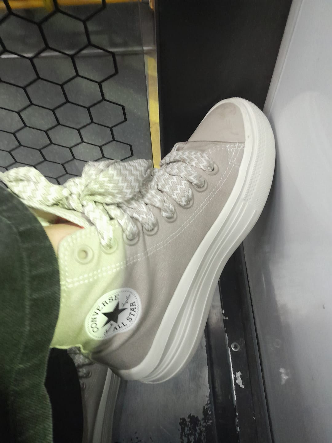 Customer photo review of Zapatillas Converse Chuck Taylor Move Hi Platform Beige