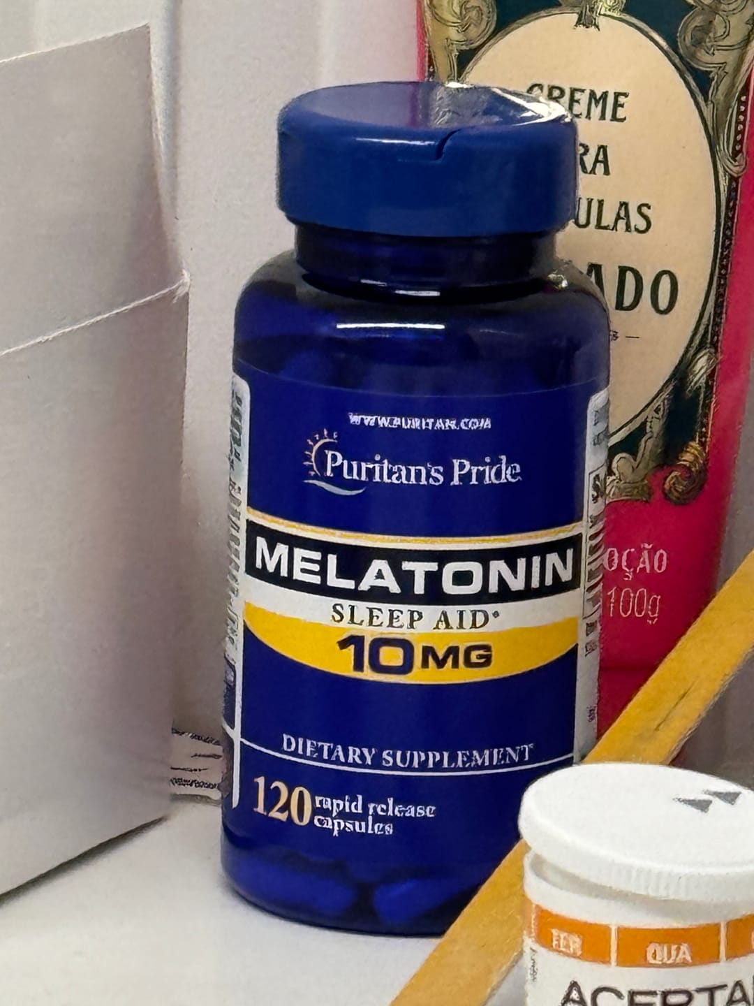 Customer photo review of Puritans Pride Melatonina 10mg 120 Caps