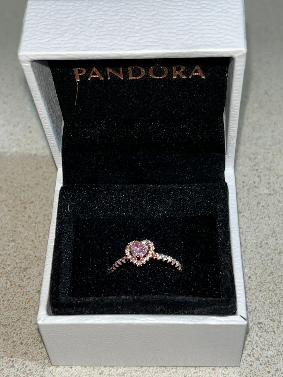 Customer photo review of ANILLO PANDORA PROMESA CORAZON BRILLANTE ELEVADO ORO ROSA + KIT DE REGALO