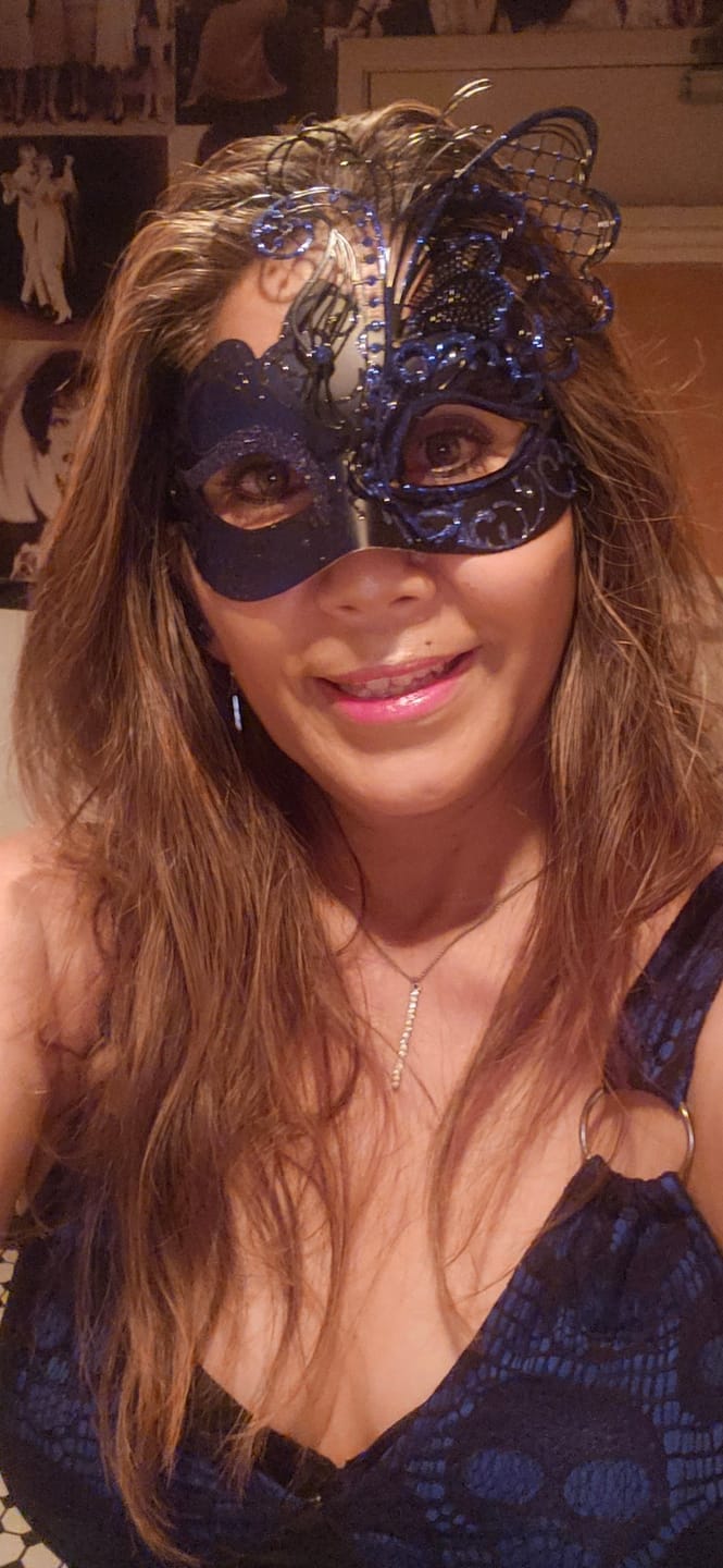 Customer photo review of DNA Taylor Brown Hazel Prescription Coloured Contact Lenses