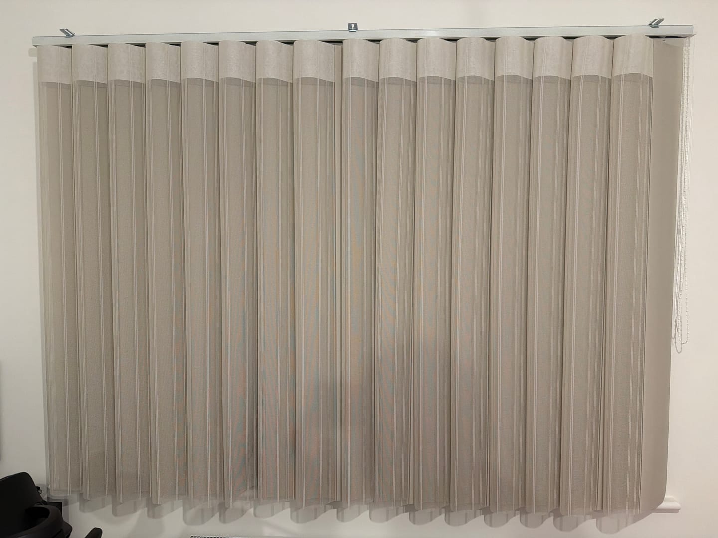 Customer photo review of Stripe Pumice Stone Day & Night Vertical Sheer 40cm