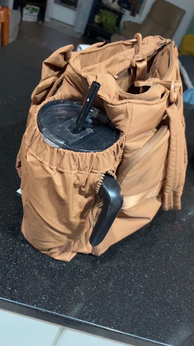 Customer photo review of Crush 23L Laptop Tote