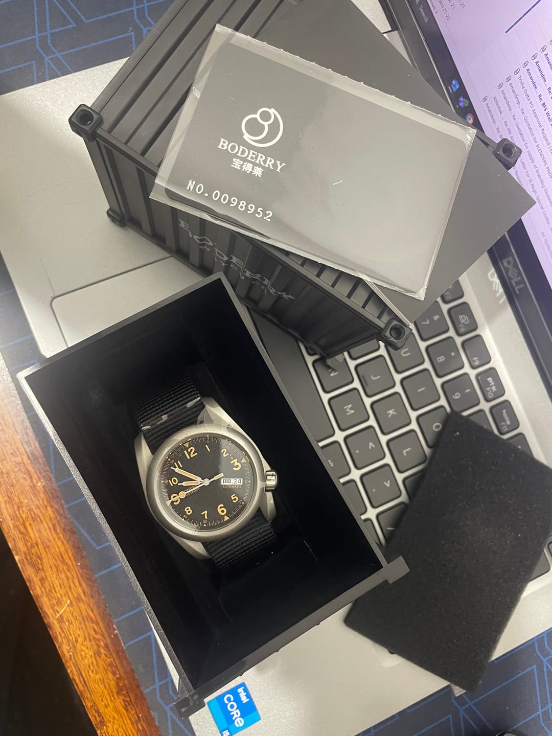 Customer photo review of VOYAGER - 100M Waterproof Titanium Automatic Field Watch | Volcanic Gray-Day,Date