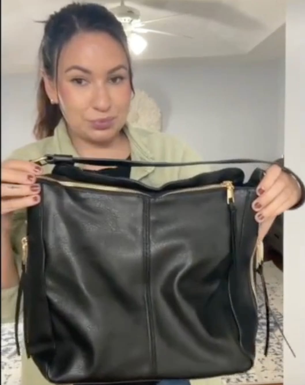 Customer photo review of Luxury Hobo Anti-Theft Handbag + FREE Pouch Wallet