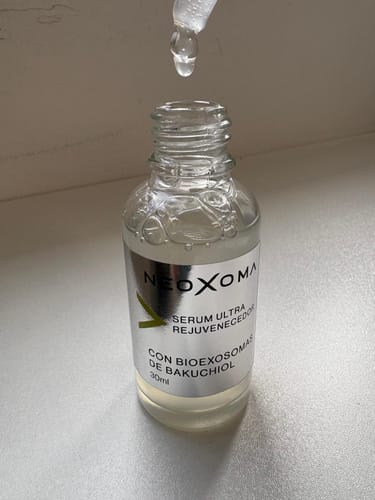 Customer photo review of Sérum de Exosomas Ultra Rejuvenecedor con Bioexosomas de Bakuchiol
