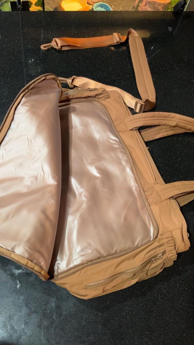 Customer photo review of Crush 23L Laptop Tote