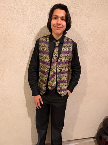 Customer photo review of Green Purple Gradient Paisley Jacquard Silk Men's Vest Hanky Cufflinks Tie Set